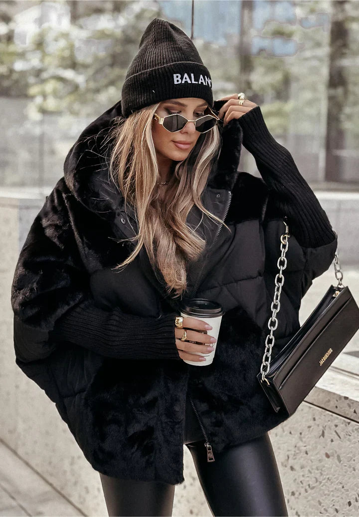 Veste en Fausse Fourrure avec Capuche | Douce & Élégante | Look Hivernal